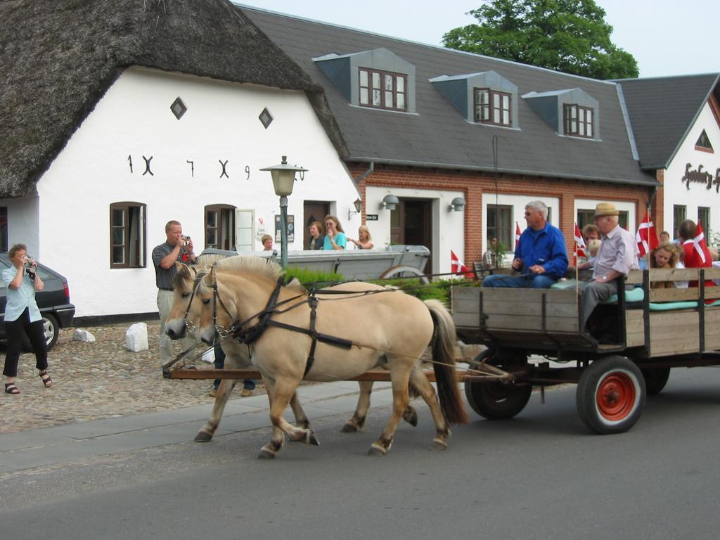 Hovborg Kro Buitenkant foto